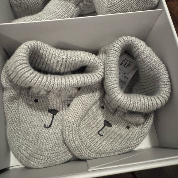 GAP Kids Matching Gift Set - Picture 3 of 7